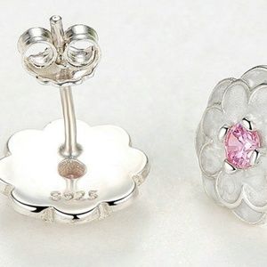 Gem Emporium Accessories - Spring White & Pink Flower sterling Stud earrings Gem Emporium Accessories - Spring White & Pink Flower sterling Stud earrings